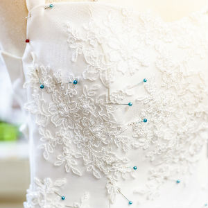 Wedding Dress Boutiques Dublin : Pronovias Wedding Dress Size Skirt White Gown Ball Dublin Flaresbridal Pronovia Bridal Brautkleid Gemerkt Von