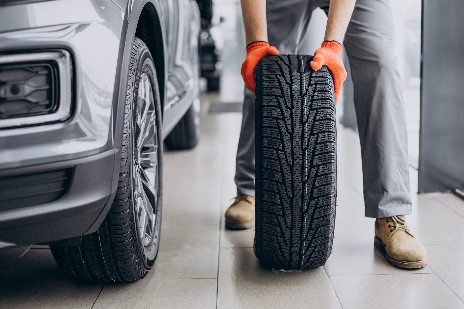 Cambio neumaticos mecanico servicio automovil