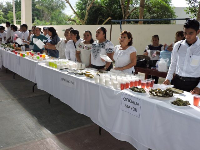 se realizó un festival con bailables tradicionales campechanos, demostración de juegos autóctonos del Estado