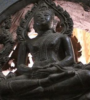 Laos_buddha_medium