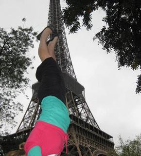 Eiffelhandstand_medium