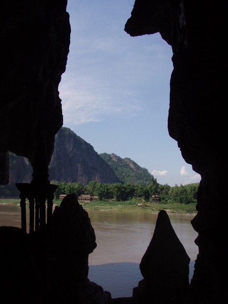 The_pak_ou_caves_9