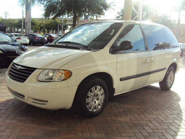 Photo of 2007 Chrysler Town & Country