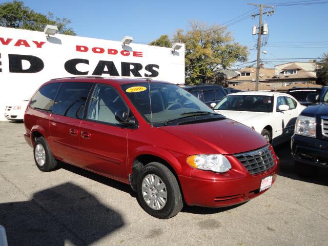 Photo of 2006 Chrysler Town & Country