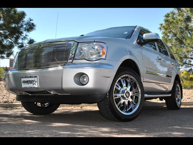 Photo of 2008 Chrysler Aspen