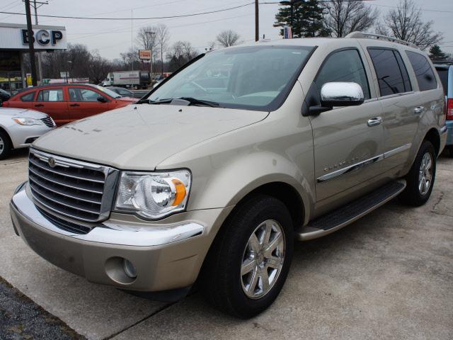 Photo of 2008 Chrysler Aspen