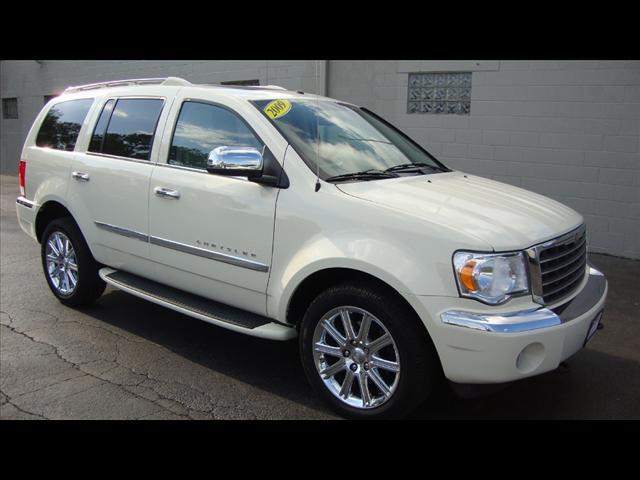 Photo of 2009 Chrysler Aspen