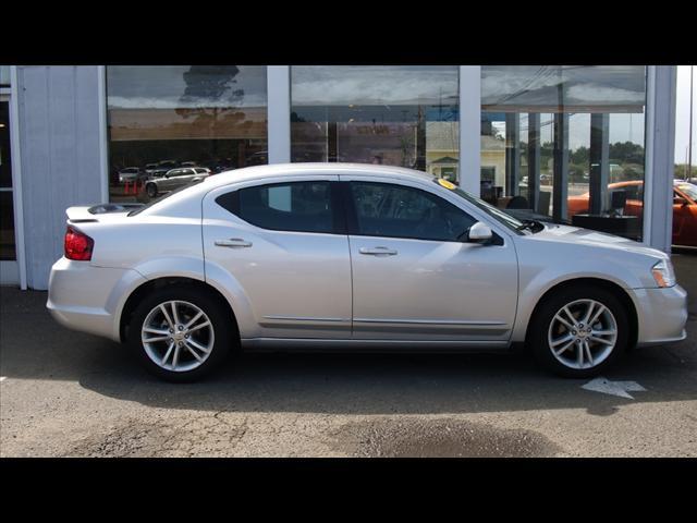 Photo of 2011 Dodge Avenger