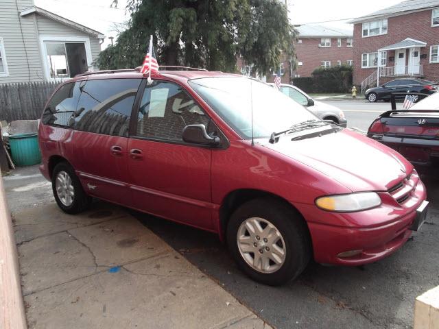 Photo of 1997 Dodge Caravan