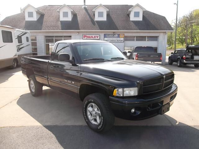 Photo of 2001 Dodge Ram 1500