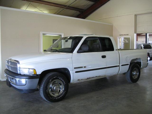 Photo of 1999 Dodge Ram 2500