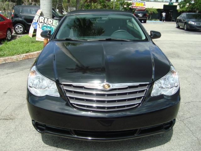 Photo of 2010 Chrysler Sebring