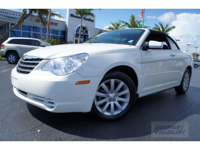 Photo of 2010 Chrysler Sebring