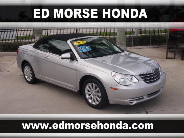 Photo of 2010 Chrysler Sebring