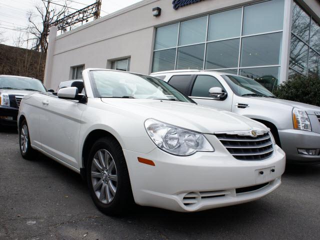 Photo of 2010 Chrysler Sebring