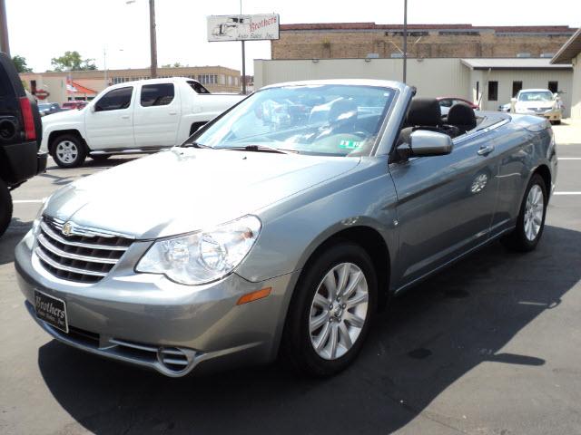 Photo of 2010 Chrysler Sebring