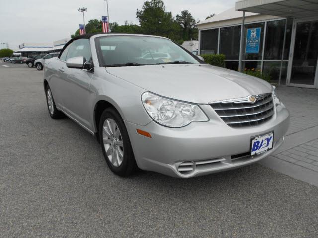 Photo of 2010 Chrysler Sebring