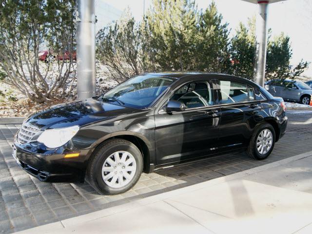 Photo of 2010 Chrysler Sebring