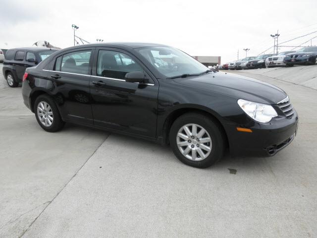Photo of 2010 Chrysler Sebring