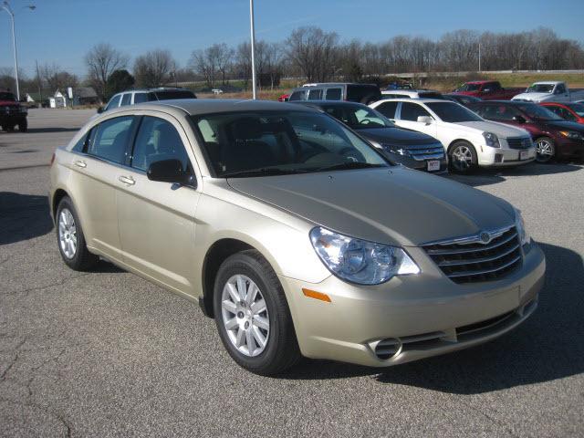 Photo of 2010 Chrysler Sebring