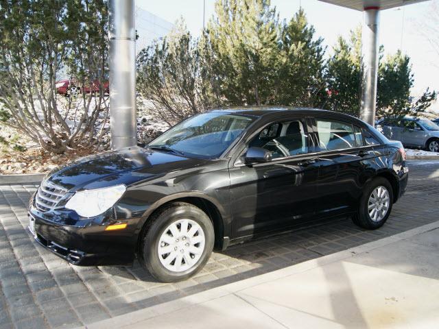 Photo of 2010 Chrysler Sebring