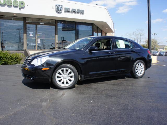 Photo of 2010 Chrysler Sebring