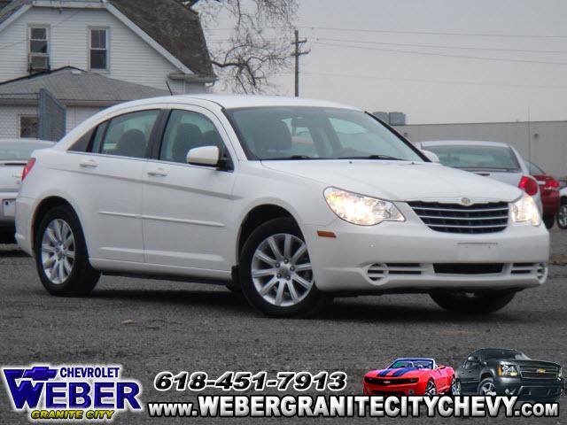 Photo of 2010 Chrysler Sebring