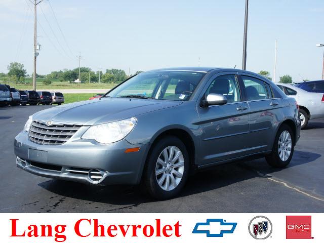 Photo of 2010 Chrysler Sebring