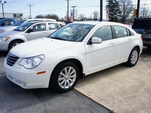 Photo of 2010 Chrysler Sebring