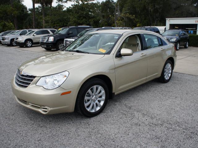 Photo of 2010 Chrysler Sebring