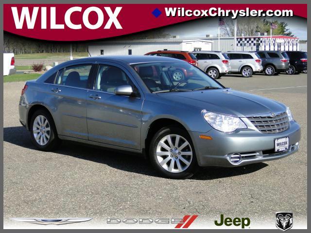 Photo of 2010 Chrysler Sebring