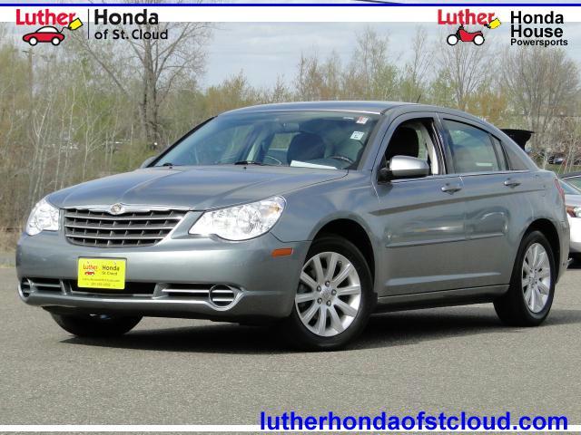 Photo of 2010 Chrysler Sebring