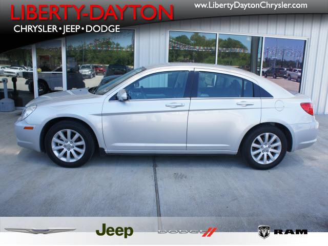 Photo of 2010 Chrysler Sebring