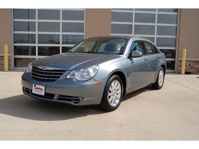 Photo of 2010 Chrysler Sebring