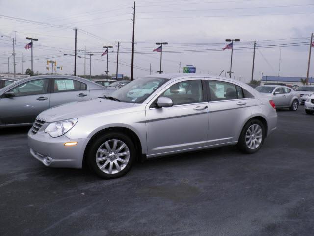 Photo of 2010 Chrysler Sebring