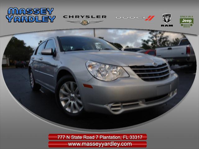 Photo of 2010 Chrysler Sebring
