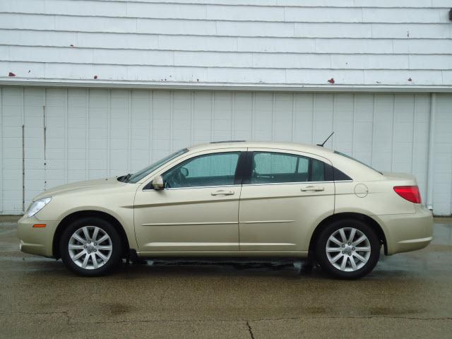 Photo of 2010 Chrysler Sebring