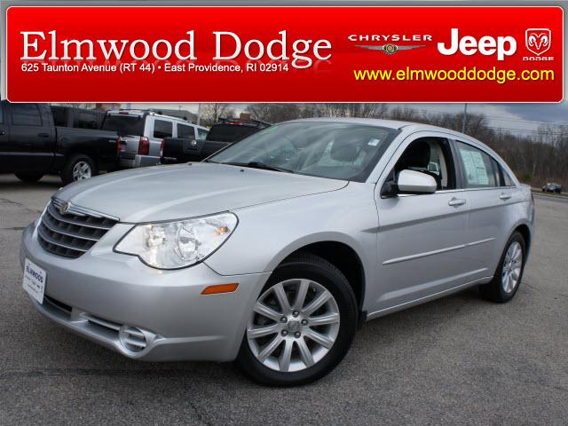 Photo of 2010 Chrysler Sebring
