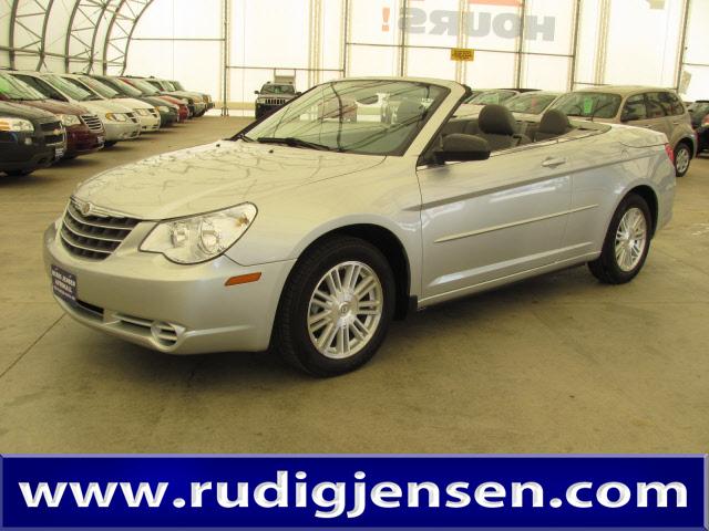 Photo of 2008 Chrysler Sebring
