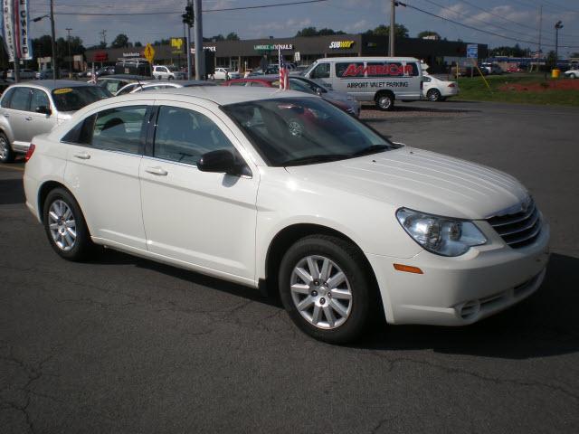 Photo of 2008 Chrysler Sebring