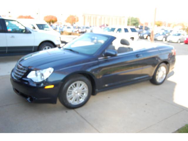 Photo of 2008 Chrysler Sebring