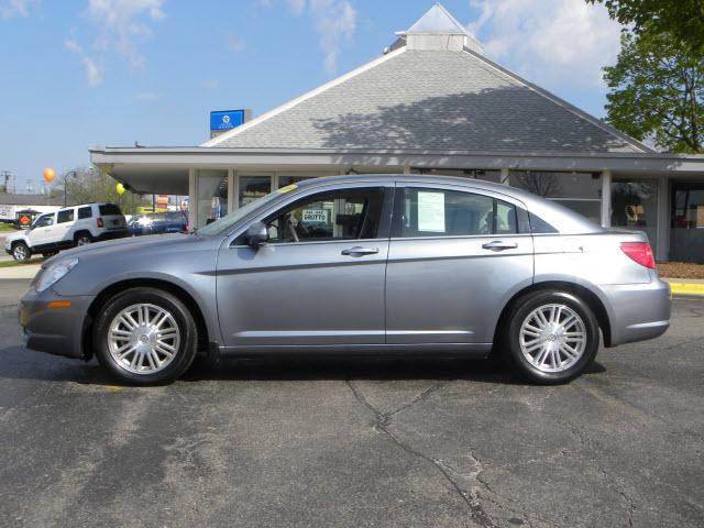 Photo of 2008 Chrysler Sebring