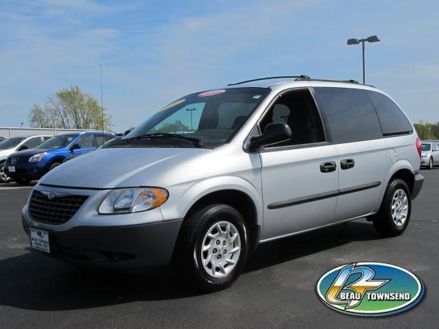 Photo of 2002 Chrysler Voyager