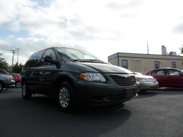 Photo of 2002 Chrysler Voyager