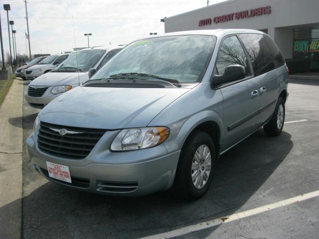 Photo of 2005 Chrysler Town & Country