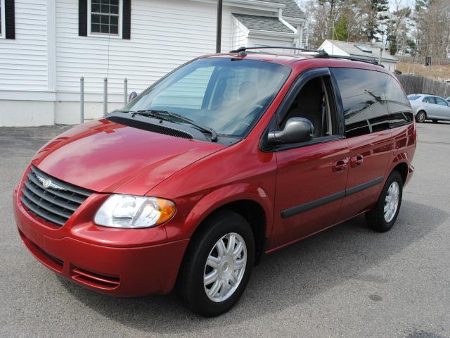 Photo of 2005 Chrysler Town & Country