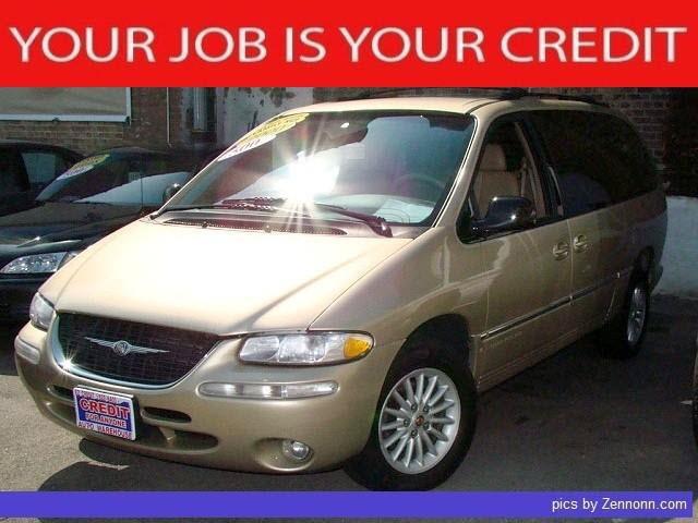 Photo of 2000 Chrysler Town & Country