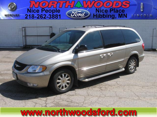Photo of 2000 Chrysler Town & Country