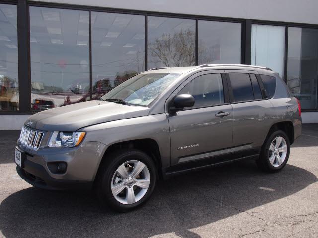 Photo of 2012 Jeep Compass