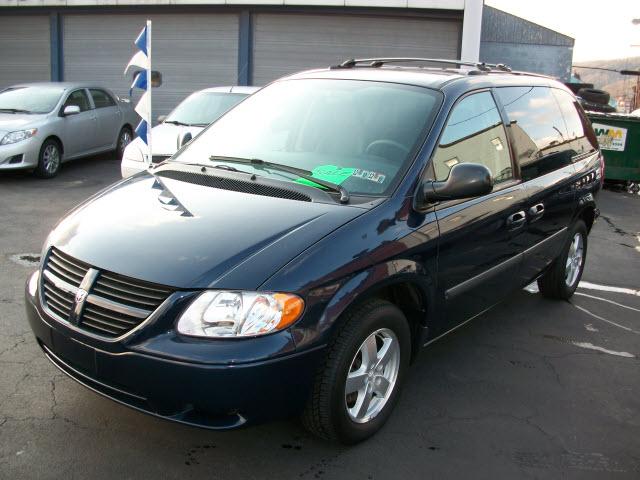 Photo of 2005 Dodge Caravan